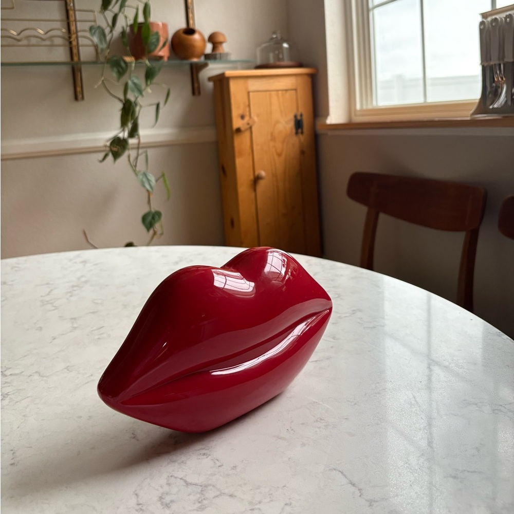 Lulu Guinness Glossy Red Lip Clutch - Picture 4 of 12